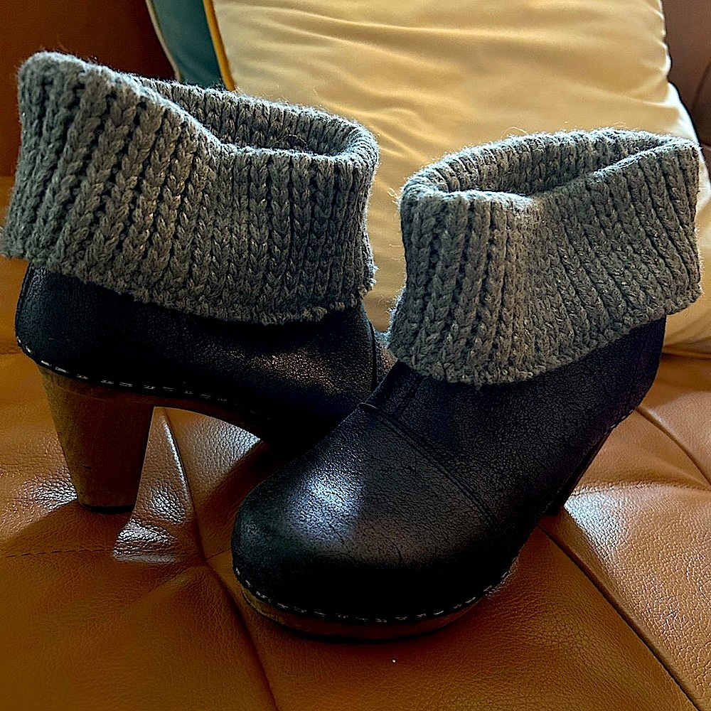 Sz 36, 5.5/5 Sanita Clog Booties w/ knit sweater cuff black